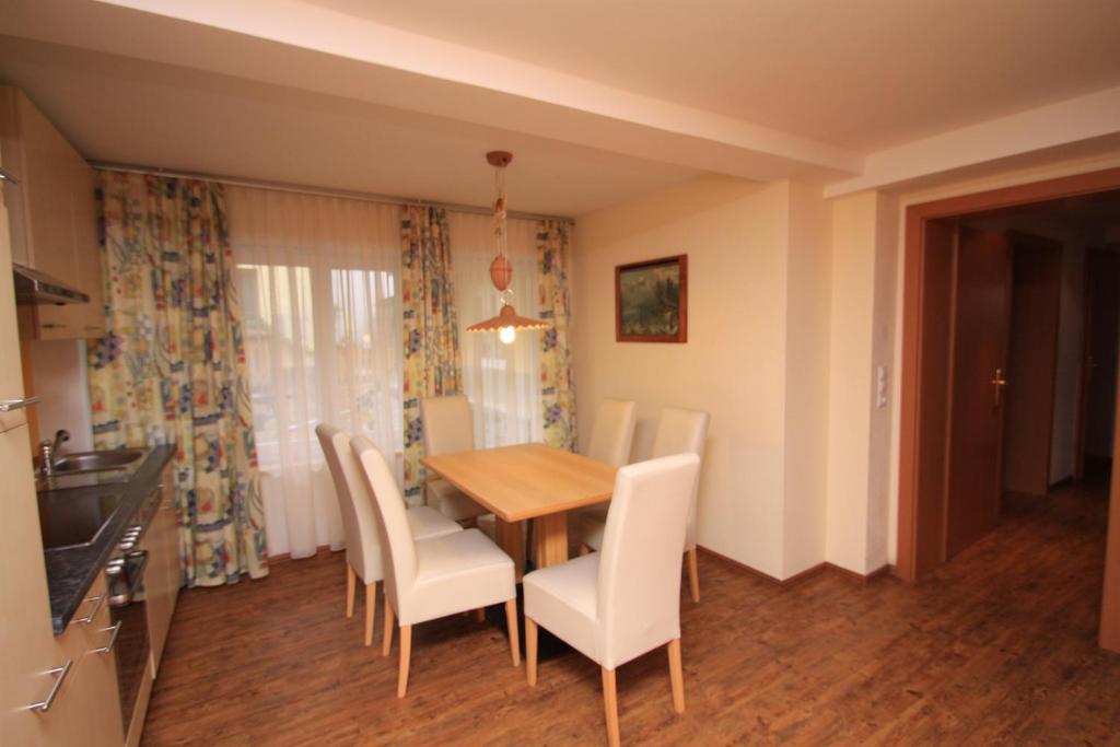 Appartements Reiterhaus Wagrain Pokoj fotografie